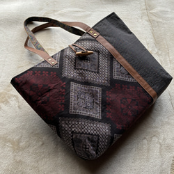 アンティーク大島紬のトートバッグ リバーシブル 龍郷赤 A4サイズが