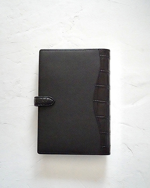 【 クリスマスパック 】バイブルサイズシステム手帳(ブラック×クロコブラック) 4枚目の画像
