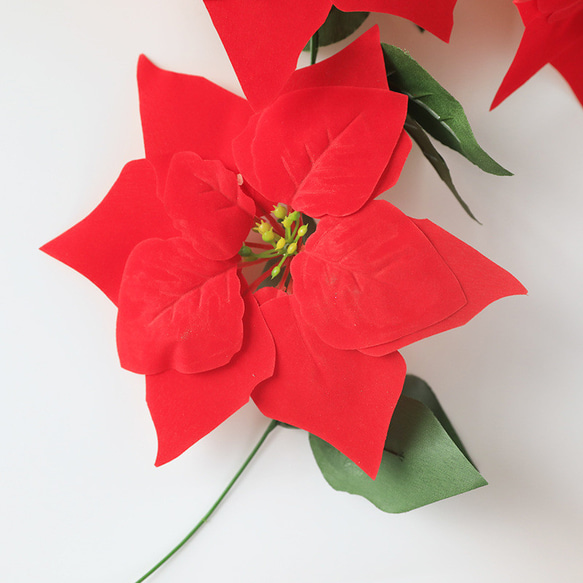 [早割クリスマス2023]クリスマス花蔓 緑の蔓と赤い花 玄関 クリスマスプレゼント Christmas wreath 3枚目の画像