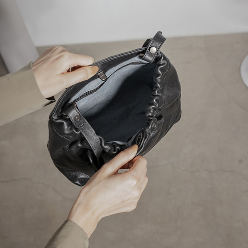 サポートロール シンプル 本革 シワ加工 ショルダーバッグ ブラック