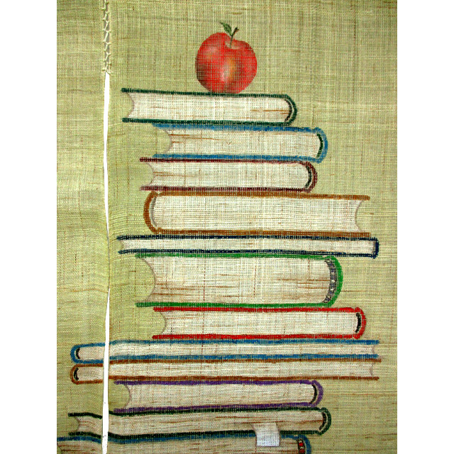 麻暖簾（積み上げた洋書の上のリンゴ）（黄緑色・茶色）