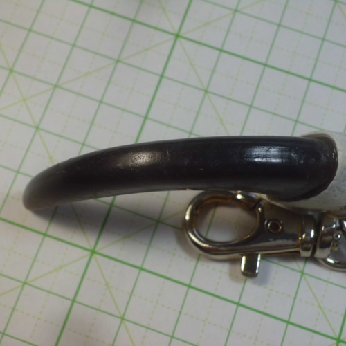 ヒグマ爪骨付きストラップ（B） その他アクセサリー やまび子工房 通販