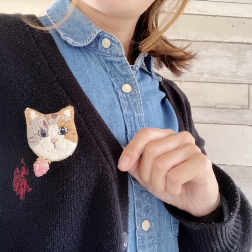 ねこちゃんブローチ  ハンドメイド ねこ 刺繍 猫ブローチ✨ ハンドメイド プレゼントにオススメ
