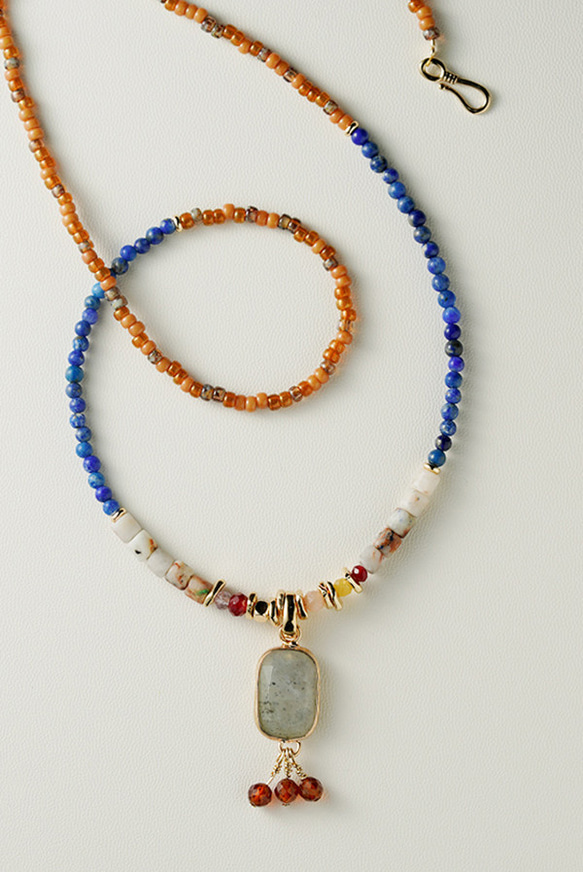 天然石の少数派ネックレス、手作りビーズの鎖骨ネックレス 7枚目の画像