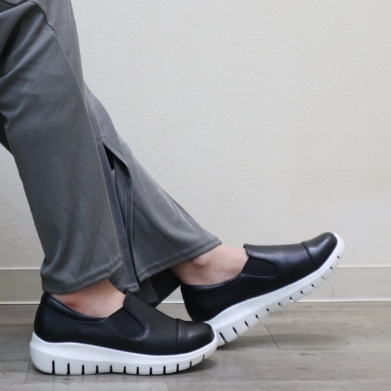 【日本製】4E幅広本革らくらくスリッポンシューズ