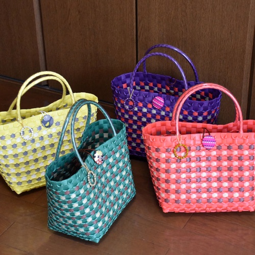 受注制作】 ☆手提げ型プラカゴ☆ チェック柄プラカゴ（くろまめ