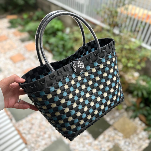 チェック柄 プラスチック製かごバッグ　woven チェック柄 プラスチック製かごバッグ - メルカリ