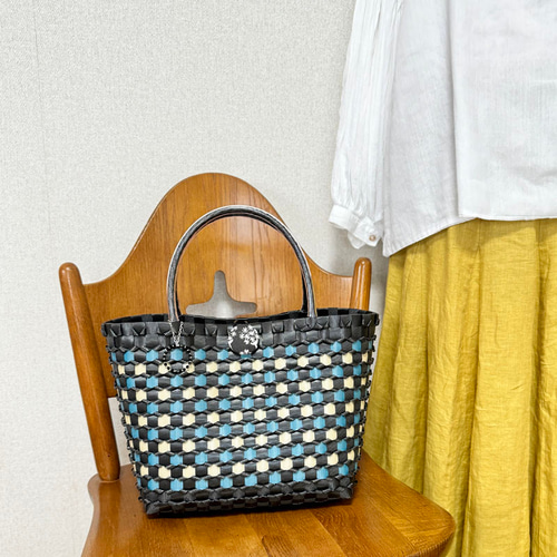 チェック柄 プラスチック製かごバッグ　woven チェック柄ブラック×ホワイト LL B4サイズ 2WAYプラカゴバッグ