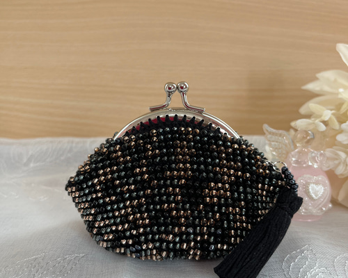 最終お値下げ【未使用・長期保管品】ビーズ財布 ビーズがま口財布 小銭入れ 大人かわいい