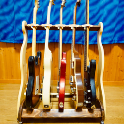 【オーダー品】手作り木工　ギタースタンド （ツートーン）キャスター、転倒防止ベルト 3枚目の画像