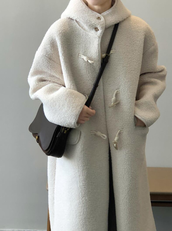 牛の角ボタンが羊の毛を象ったコート女性の冬の新作ミドル丈のゆったりした毛のコート 6枚目の画像