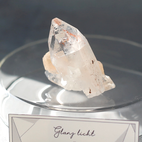 水晶とフローライトの共生！手のひらピッタリサイズの可愛い原石！ 水晶とフローライトの共生！手のひらピッタリサイズの可愛い原石！