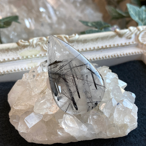 ブラックトルマリンインクォーツ（トルマリン入りクォーツ） 天然石