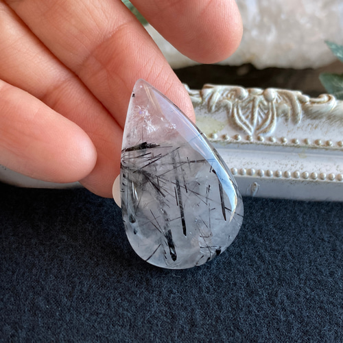 ブラックトルマリンインクォーツ（トルマリン入りクォーツ） 天然石