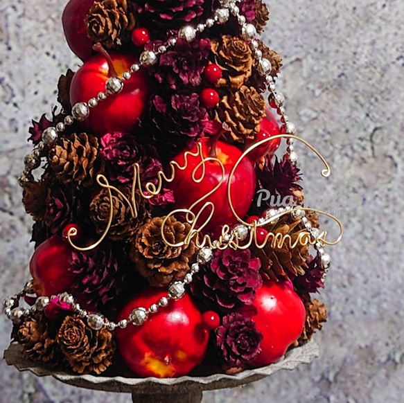 りんご と たっぷり 木の実 の ピラミーデ ｜ クリスマス　ツリーアレンジ　赤色　プレゼント　オールシーズン 3枚目の画像