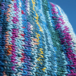 手編みウールスカーフ/ニットスカーフ/かぎ針編みストライプスカーフ/内側起毛スカーフ - グラデーション北欧スタイルボヘミアンメ 12枚目の画像