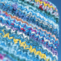 手編みウールスカーフ/ニットスカーフ/かぎ針編みストライプスカーフ/内側起毛スカーフ - グラデーション北欧スタイルボヘミアンメ 7枚目の画像