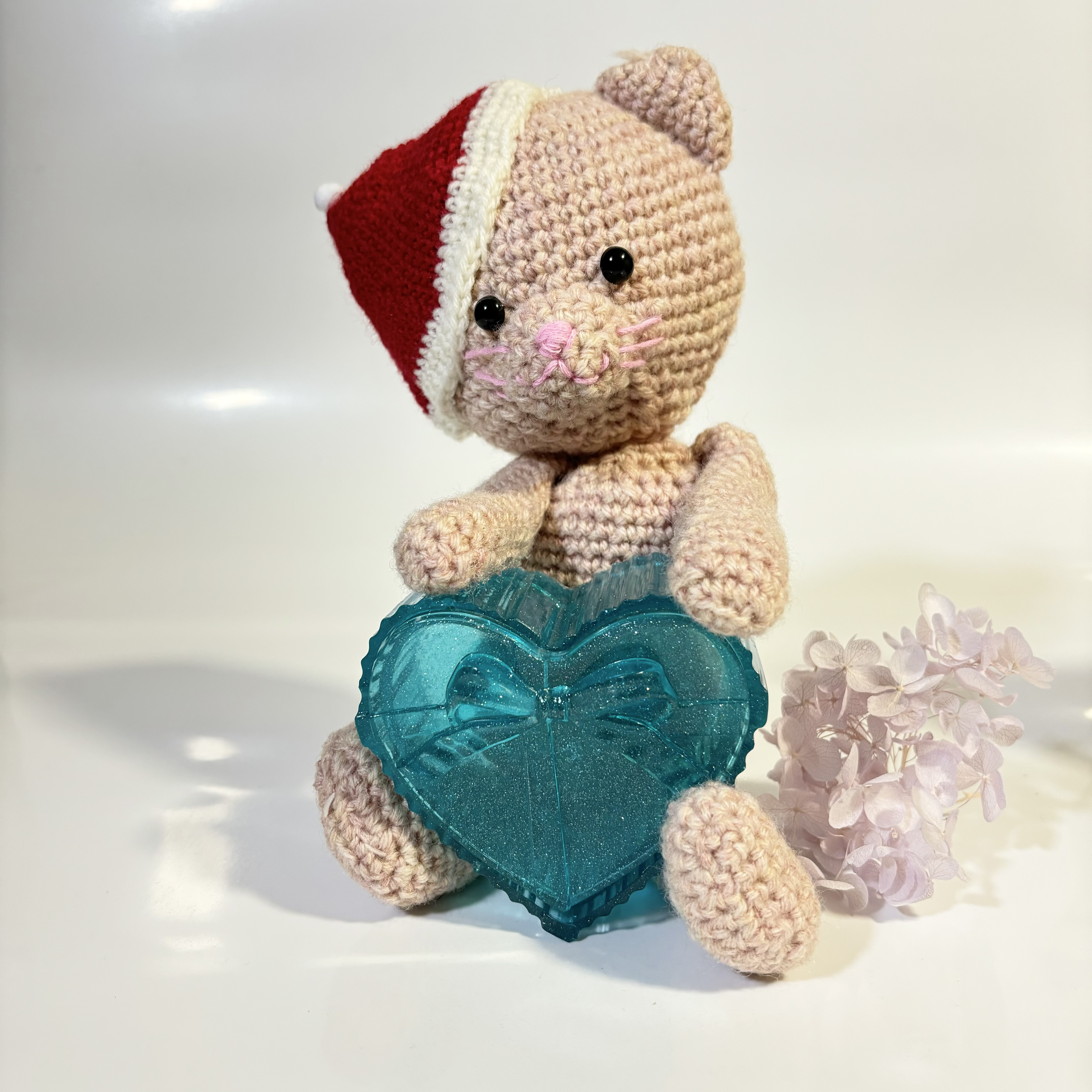 猫ちゃんサンタの小物入れ