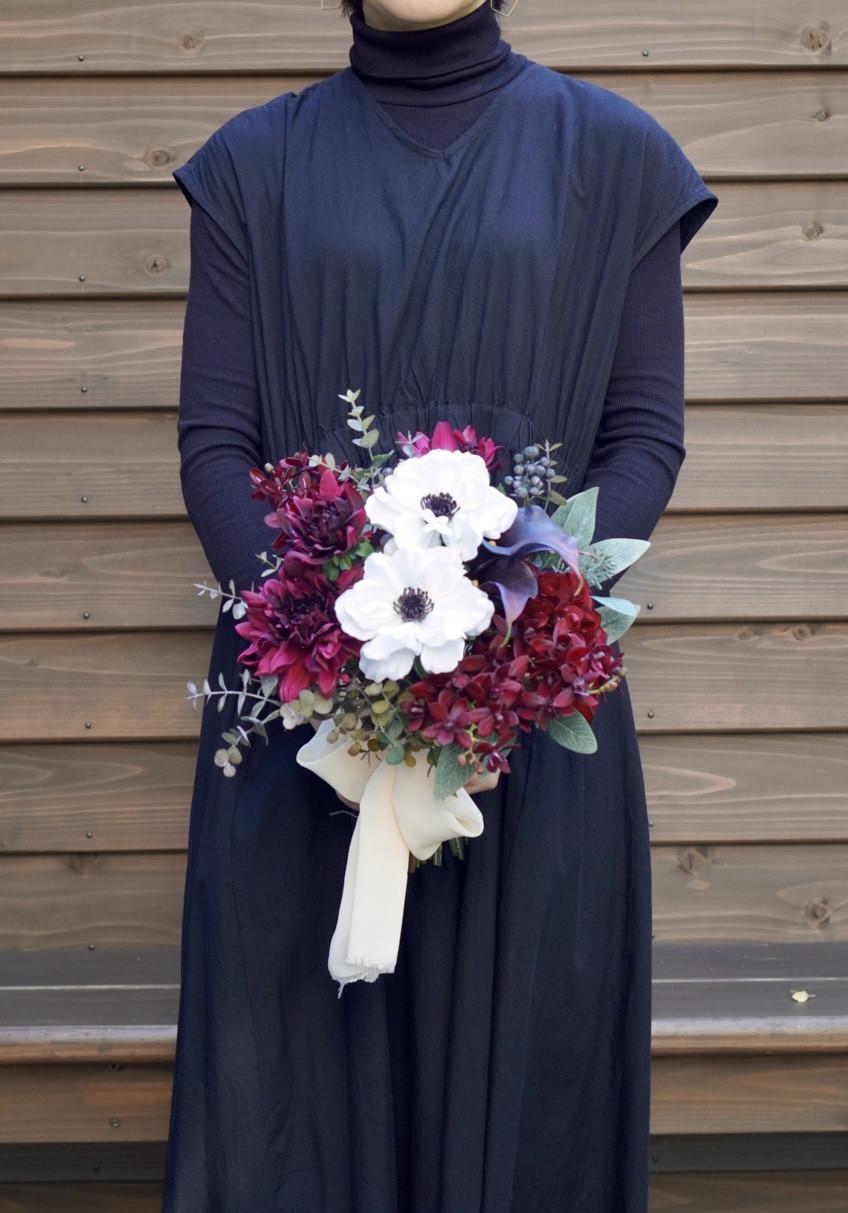 ✿おしゃれな大人かわいいアネモネとボルドーカラー✿  ウェディングブーケ【オーガンジー幅広リボン付】前撮り