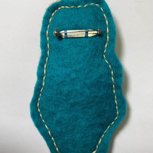 ぽこぽこウール刺繍と猫さんブローチのバッグ