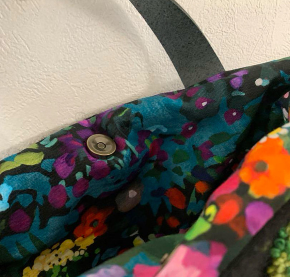 ぽこぽこウール刺繍と猫さんブローチのバッグ 11枚目の画像