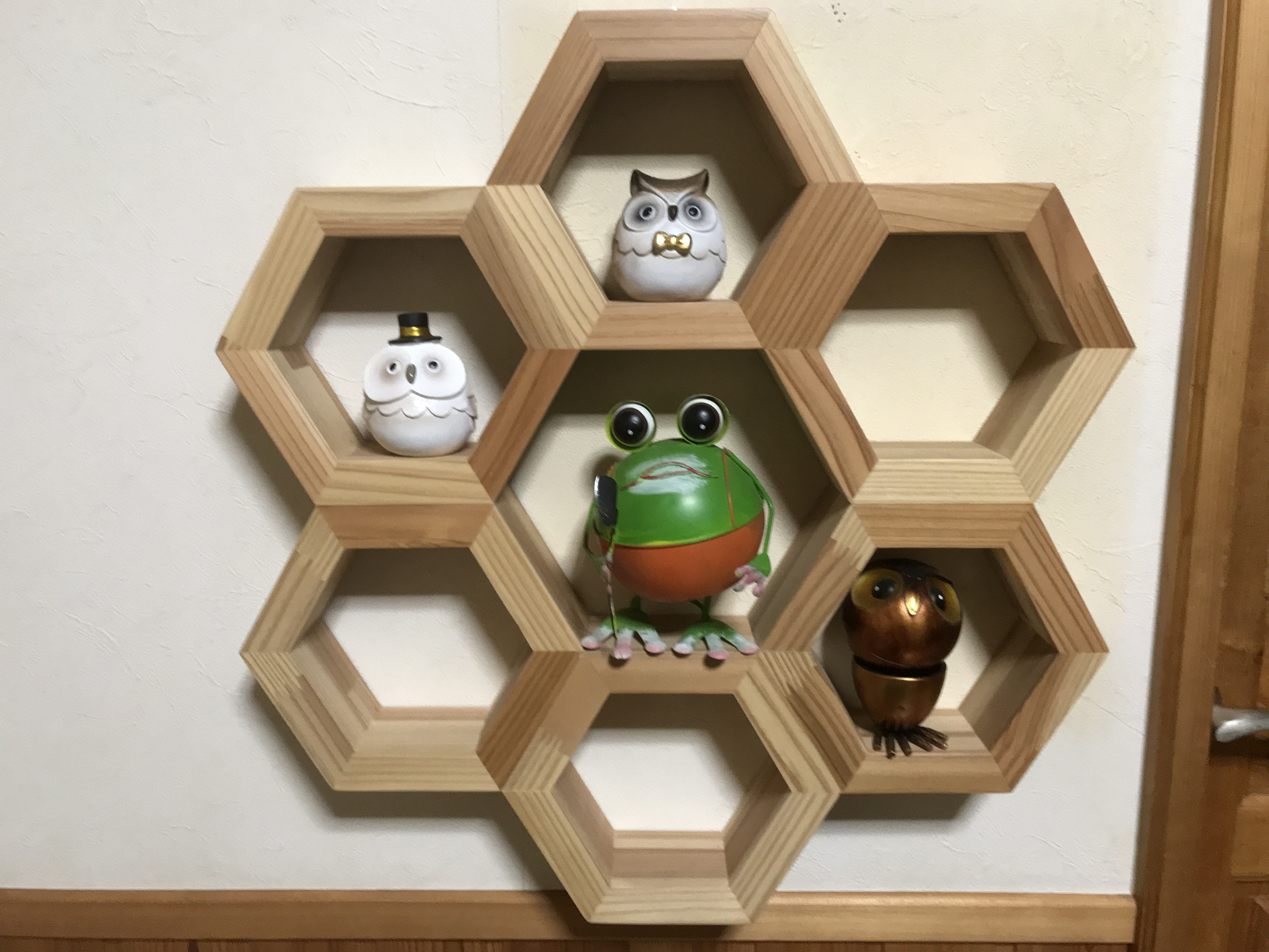 木のウォールシェルフです。 6,320円