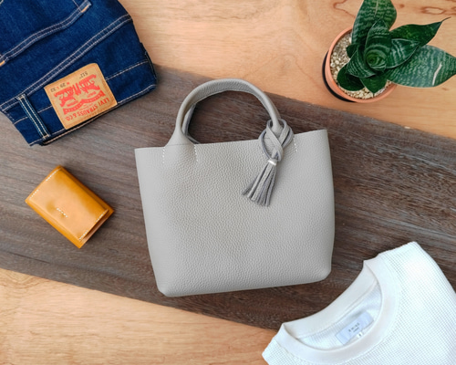 イタリアンレザーバッグ ハンドバッグ バッグインバッグ ハンドメイド手縫い ついに完成 #出来た #ダレスバッグ ⁡ #手縫い革バッグ #手作り革