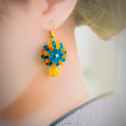 ブルーアワー つまみ細工 青 オレンジ ピアス・イヤリング ピアス