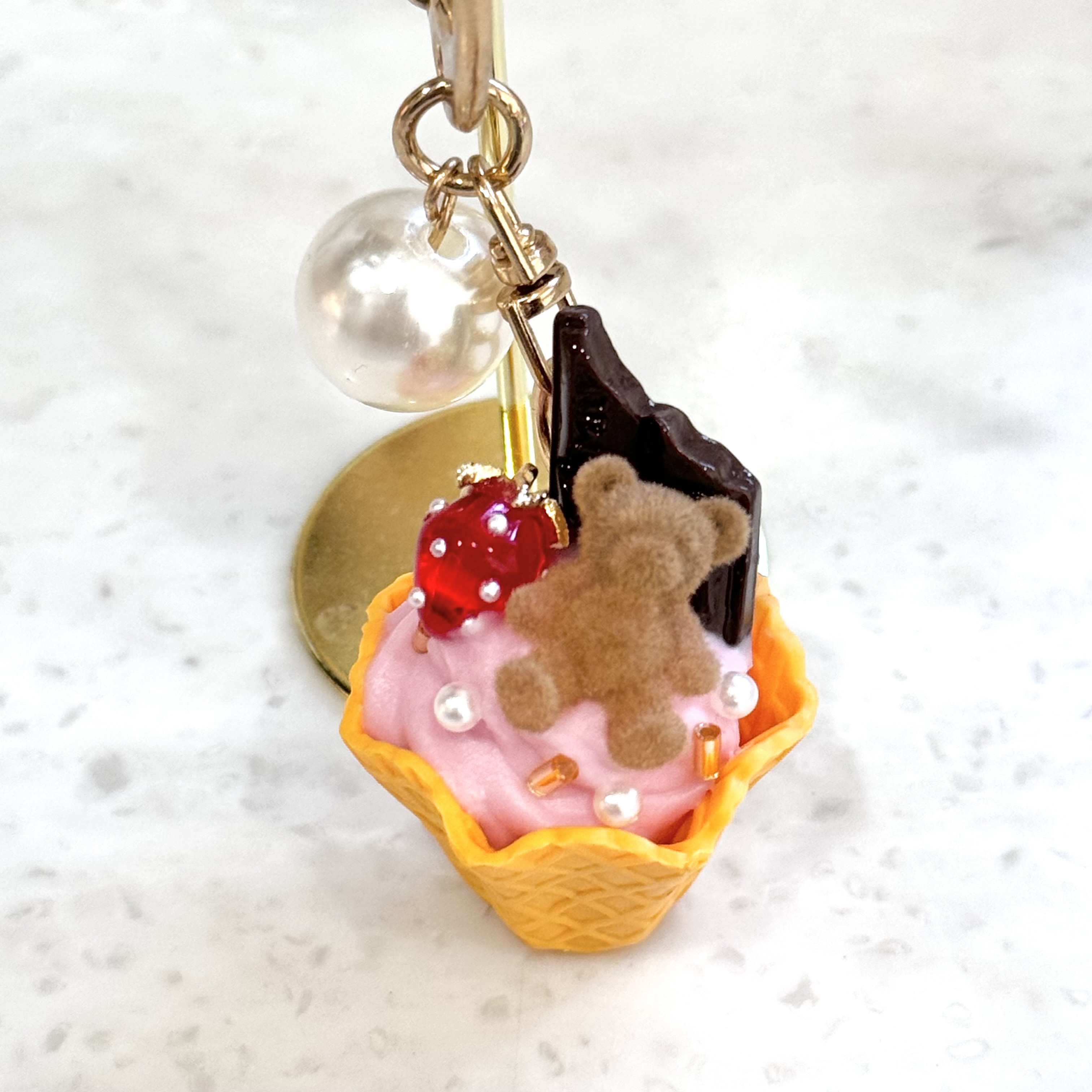いちごパフェ☆デニムリメイクチャーム