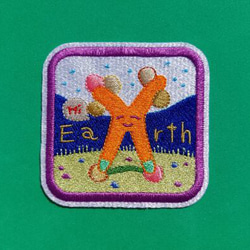 小さな訪問者 小サイズ ワッペン パッチ 刺繍 宇宙 アップリケ カワイイ 可愛い かわいい 面白い ユニーク 個性的 1枚目の画像