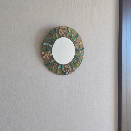 ぐるっと囲まれ華やか＊ステンドグラスの壁掛け鏡 その他インテリア