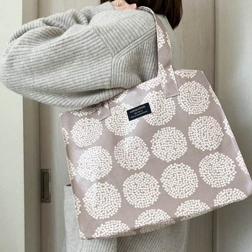 肩かけ可能】ラミネート の 横長 トートバッグ(北欧柄)サブバッグ/A4