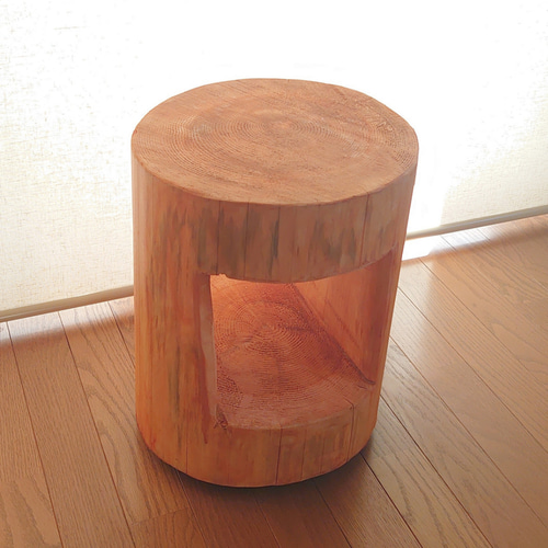 くりぬき丸太椅子　サイドテーブル 圧倒的存在感の丸太くり抜き椅子・丸太サイドテーブル・ステイン塗装