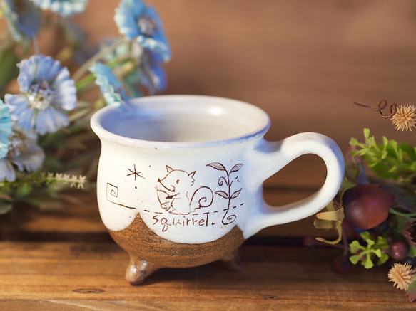 新作＞三つ足カップ粉挽き＜リス＞（小） マグカップ studio yukku
