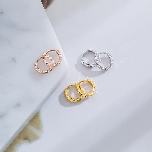 ピアス 18K アレルギー対応 レディース フープ ダイヤカット 中