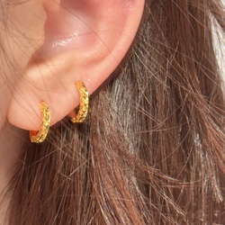 耳環 18k金圈形耳環 簡約K18可折疊圈形耳環 鑽石切割女士18k金 第7張的照片
