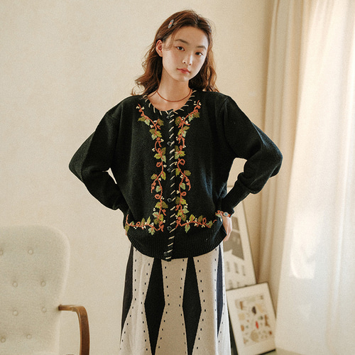 刺繍 ニット カーディガン ブラックeuro vintage 374fa722259b894c3ee2541e3180d5