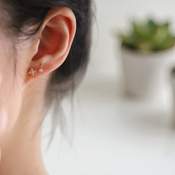 ピアス レディース 18K アレルギー対応 小さめ ゴールド シルバー925 花 フラワー プレゼント 仕事 6枚目の画像