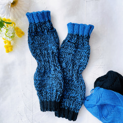 《特集掲載》手編みのアームウォーマー(ブルー×ブラック) 3枚目の画像