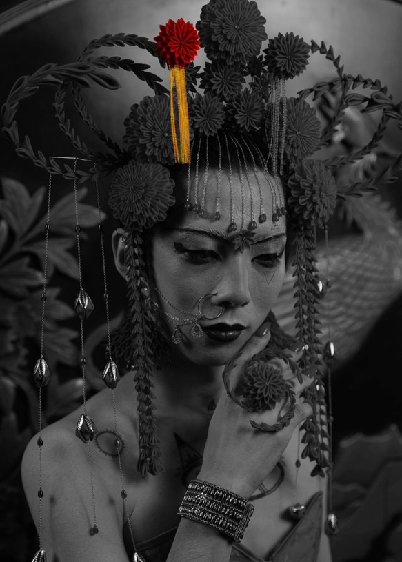 彗星簪　（すいせいかんざし）　/つまみ細工　髪飾り　日本　和装　着物　結婚式　成人式　伝統工芸　和風　パーティ　華やか 3枚目の画像