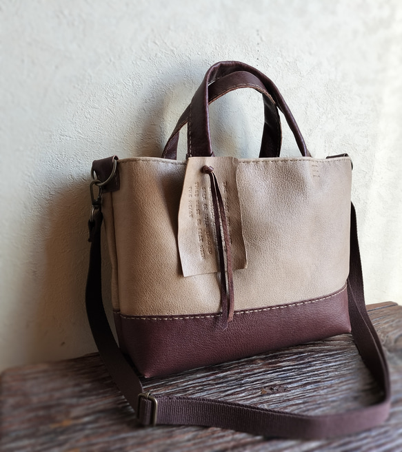 mainichi tote shoulder　パールグレイ✗チョコ　ピッグスキンレザー 2枚目の画像