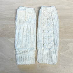 ハンドウォーマー アラン模様 手袋・ 手編み　ウール100%　模様編み　ラグラン防寒　冷え防止　クリスマス 5枚目の画像