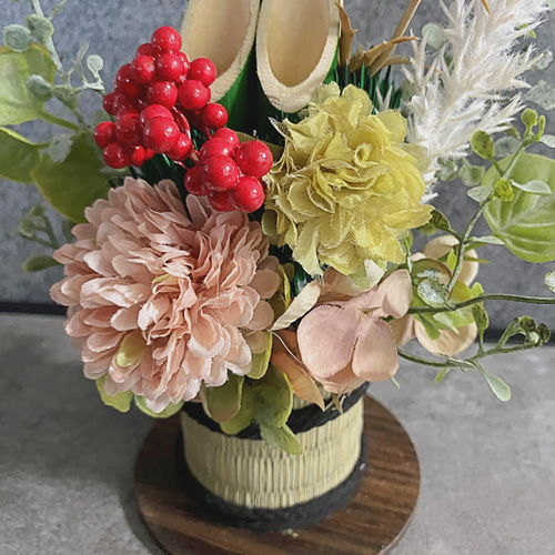 一点限り❣️おしゃれ　インテリア　花　造花　吸盤　飾り 剣山 アクリル製 花留め 国産品 おしゃれ 吸盤付き 生け花 花挿し 人気