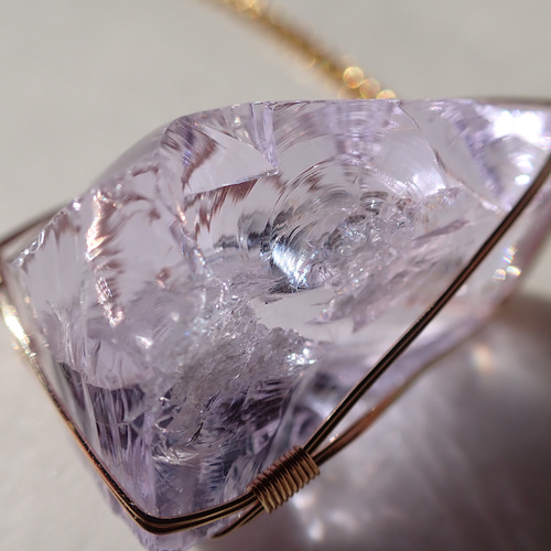 女神巻き®︎アンダラクリスタル《ラベンダー》のペンダントトップ