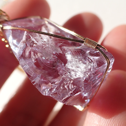 女神巻き®︎アンダラクリスタル《ラベンダー》のペンダントトップ