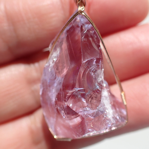 女神巻き®︎アンダラクリスタル《ラベンダー》のペンダントトップ