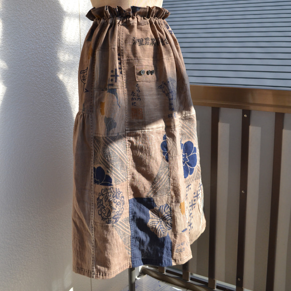 柿渋染め鉄媒染　パッチワークギャザースカート　Ｊ-85 4枚目の画像
