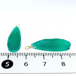 【天然石チャーム】グリーンオニキス　14kgf　ペアシェイプ　1個　ハンドメイド素材 5枚目の画像