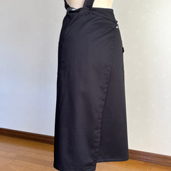 ロング丈ワンショルダーエプロン　(綿ツイル黒) 3枚目の画像