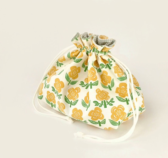 レトロな花柄のお弁当袋＊黄色＊巾着袋 3枚目の画像